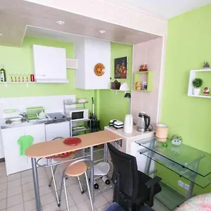 Métro Pigalle,garçonnière 25 M2, 3 Per, Cabarets Théâtres,restaurants,tout Confort Appartamento Parigi
